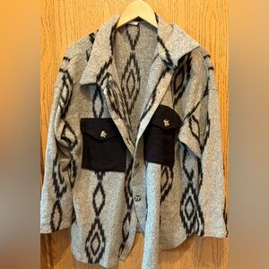 Grey/black geometric flannel